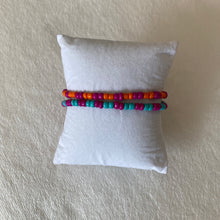 Load image into Gallery viewer, two color beaded bracelet
